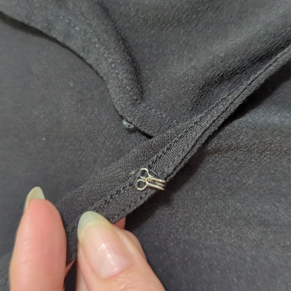 Banana Republic V-Neck Long Sleeve Wrap Top, Color Black Size S - Picture 12 of 14